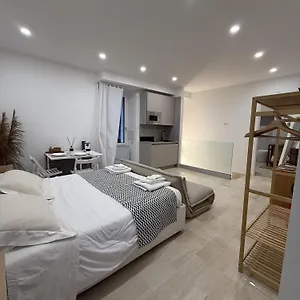 hv-suites-tribunalium.hotels-amalfi.com/